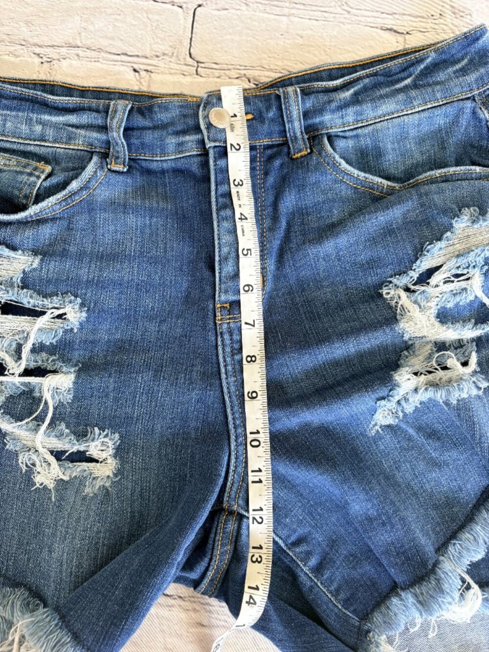 Judy Blue Mid-Rise Distressed Tulip Hem Cutoff Denim Shorts IXL - Picture 8 of 10